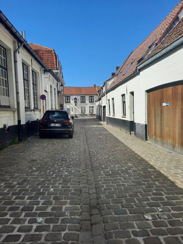 Brugge: stadswoning met 3 ruime slaapkamers 