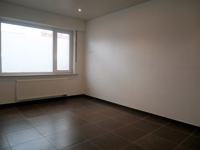 Volledig gerenoveerd appartement met garage in De Haan 