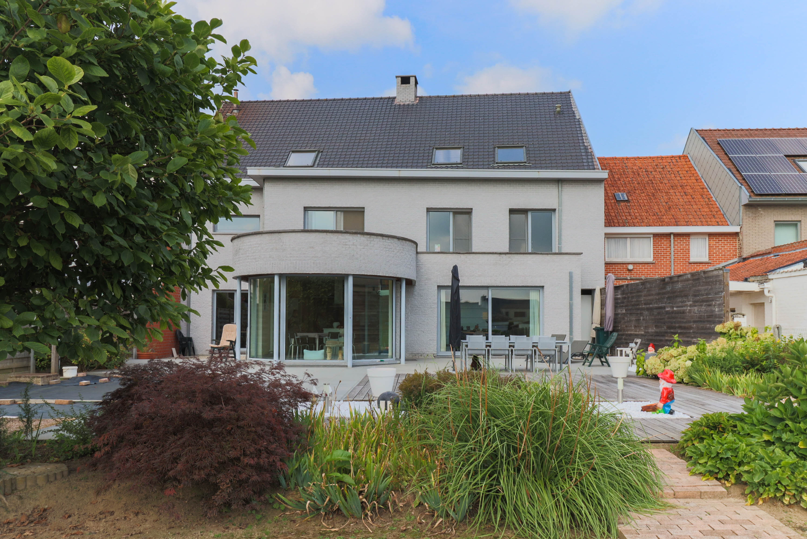 Zeer mooie statige woning op wandelafstand van het centrum te Wevelgem !