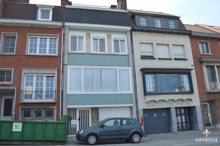 Bel-&#233;tage woning met 3 slaapkamers op top locatie in Kortrijk 