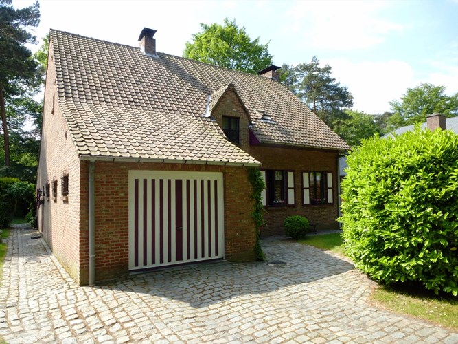 Charmante villa in woonwijk Kattekesberg 